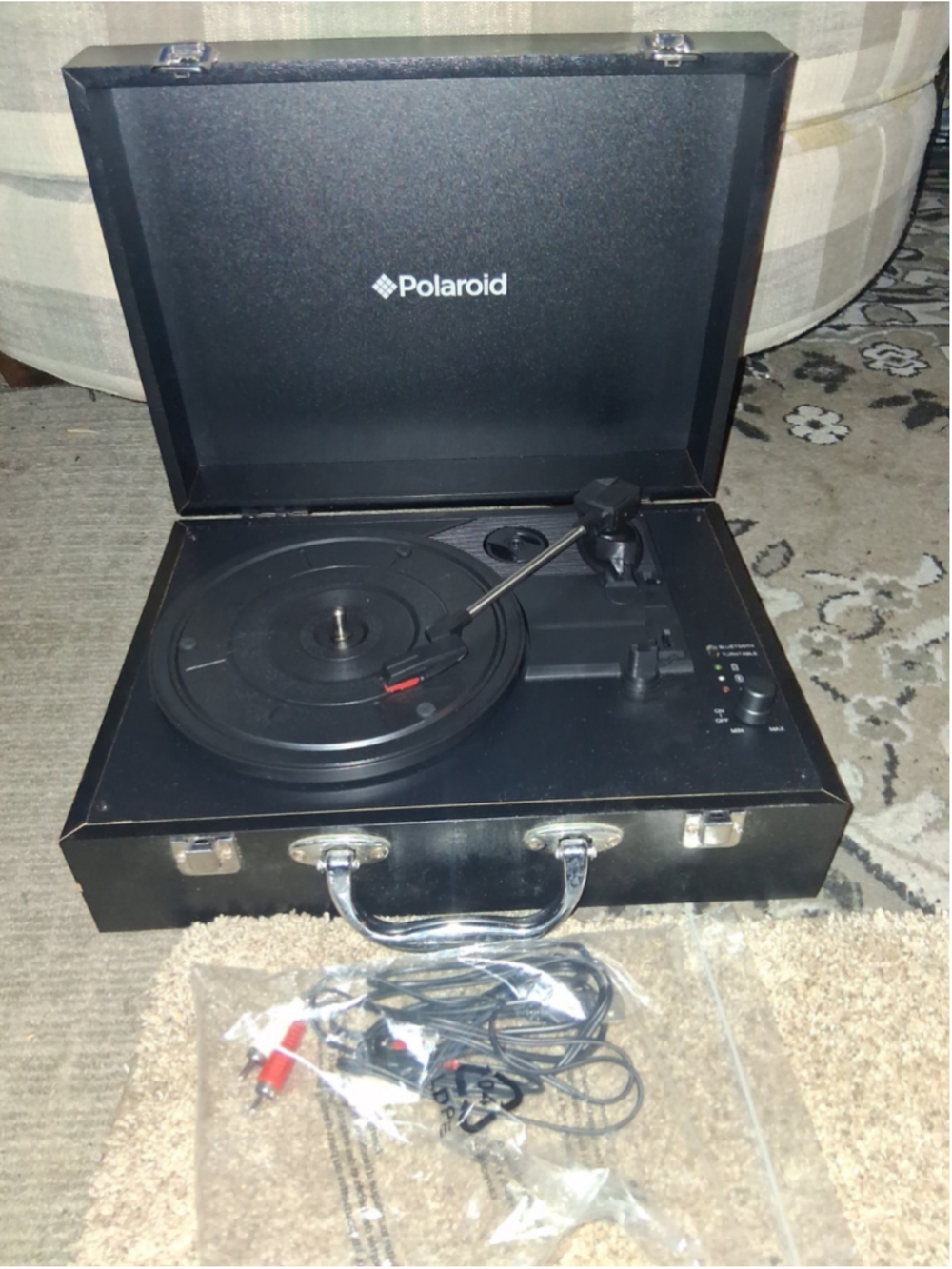 Polaroid PBT4001 Bluetooth Suitcase Turntable 33/45 RPM RCA Output Black Only
